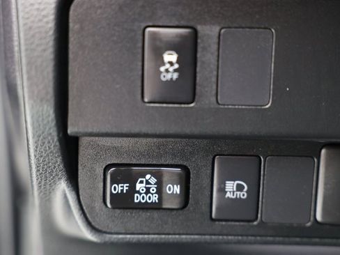 Used 2022 Toyota Tacoma SR image 15