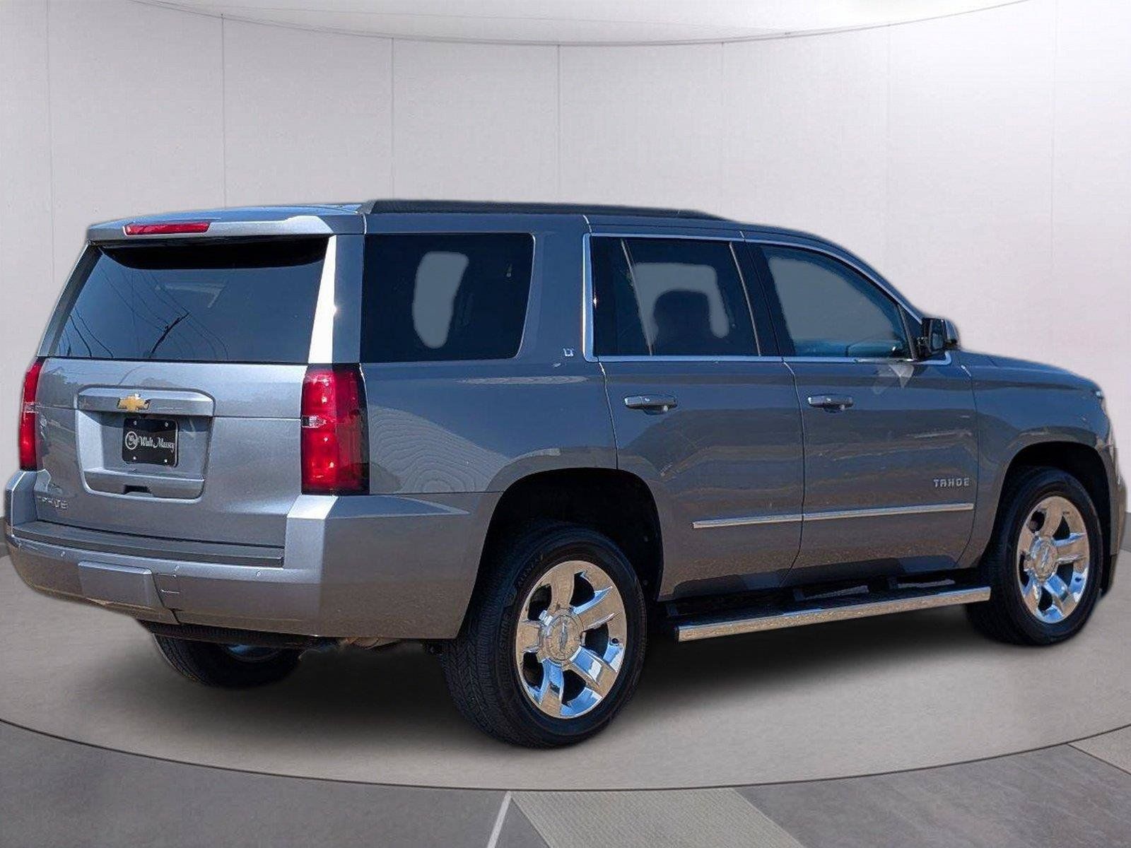 Used 2019 Chevrolet Tahoe LT w/ LT Signature Package RWD image 6