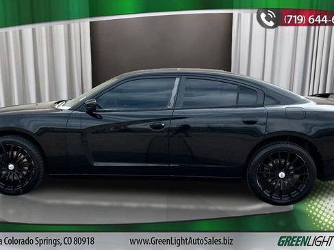 Used 2013 Dodge Charger SXT image 2