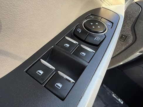 Used 2024 Ford Explorer Limited image 14