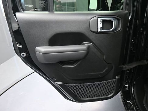 New 2026 Jeep Gladiator Sport AWD/4WD image 25
