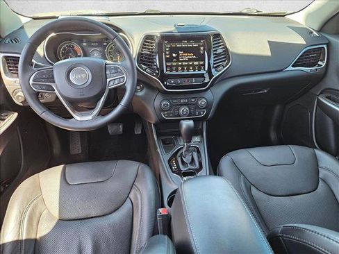 Used 2019 Jeep Cherokee Limited w/ Luxury Group FWD image 17
