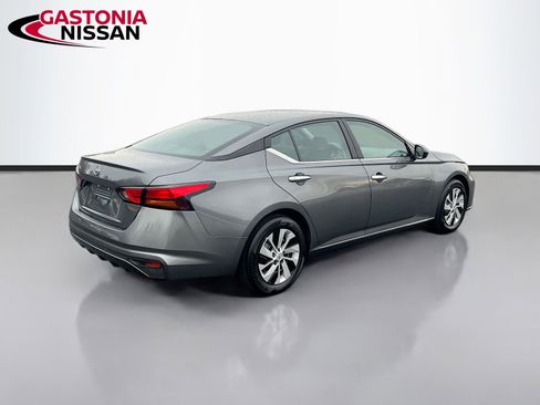 Used 2024 Nissan Altima 2.5 S image 9