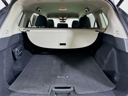 Used 2026 Nissan Rogue SV FWD image 29