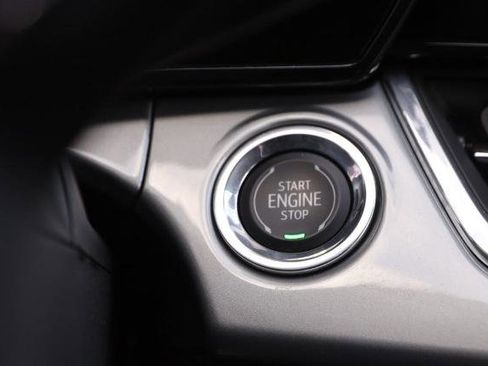 Used 2025 Chevrolet Trax LT w/ LT Convenience Package image 15