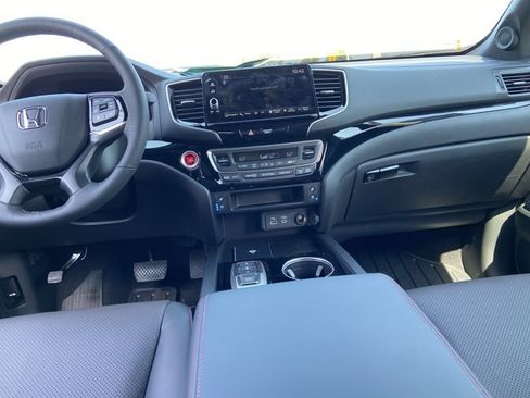 Used 2026 Honda Ridgeline Black Edition image 15