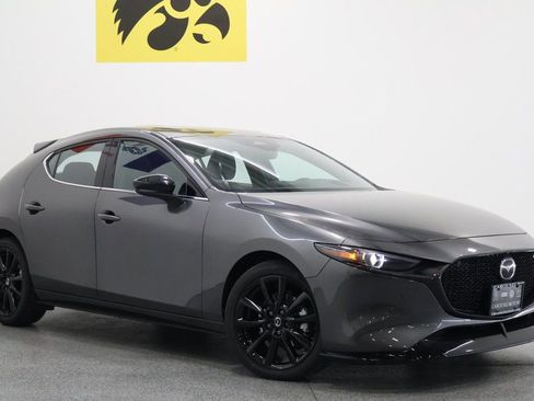New 2025 MAZDA MAZDA3 Hatchback w/Premium Plus Pkg image 2