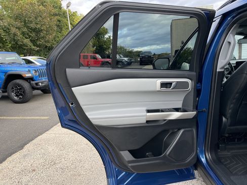 Used 2021 Ford Explorer XLT w/ Equipment Group 202A image 30