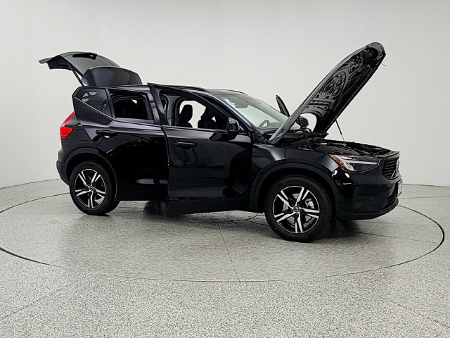 New 2026 Volvo XC40 B5 Core w/ Protection Package Premier AWD/4WD image 10