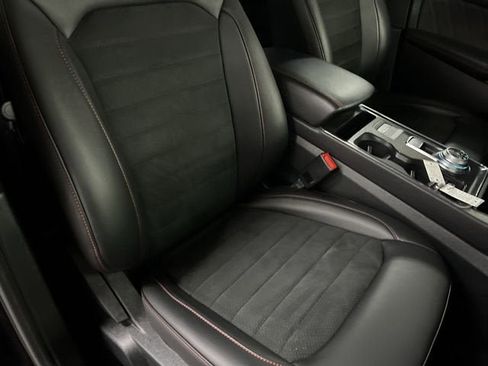 Used 2021 Ford Edge ST-Line image 27