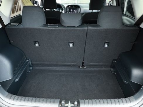 Used 2024 Kia Soul LX w/ Option Group 015 FWD image 10