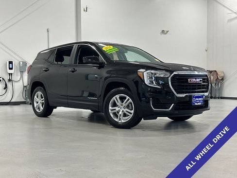 Used 2024 GMC Terrain SLE image 1
