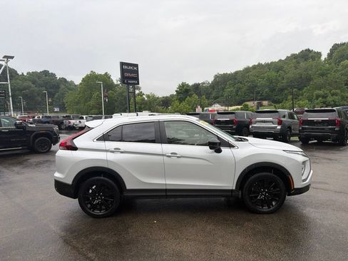 Used 2023 Mitsubishi Eclipse Cross LE AWD/4WD image 2