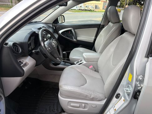 Used 2010 Toyota RAV4 Limited AWD/4WD image 12