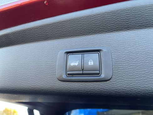 Used 2023 Mitsubishi Outlander SE Black Edition image 46