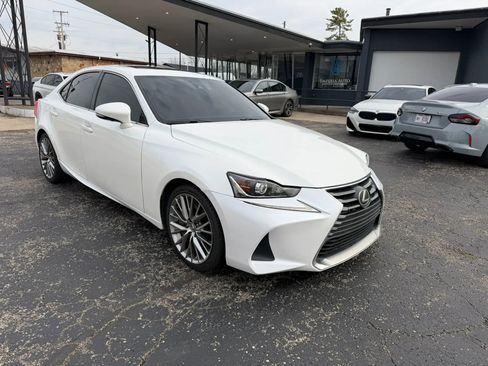 Used 2017 Lexus IS 300 AWD image 9