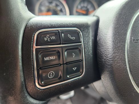 Used 2016 Jeep Wrangler Unlimited Sahara image 32