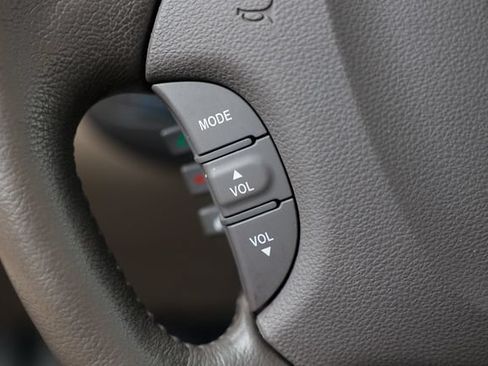 Used 2011 Kia Sedona EX w/ Luxury Pkg FWD image 31