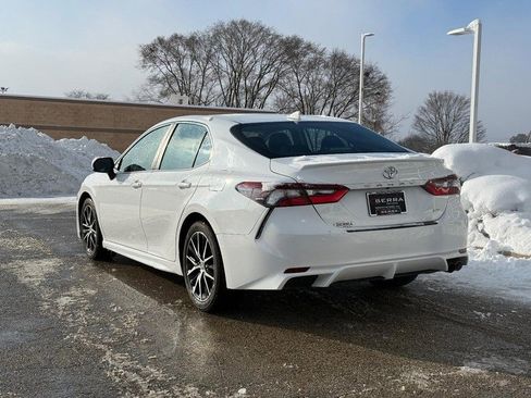 Used 2021 Toyota Camry SE image 5