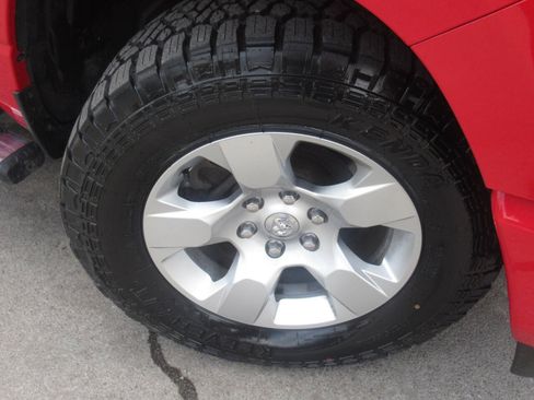 Used 2019 RAM 1500 Big Horn AWD/4WD image 4