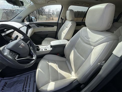 Used 2023 Cadillac XT6 Premium Luxury w/ Technology Package image 11