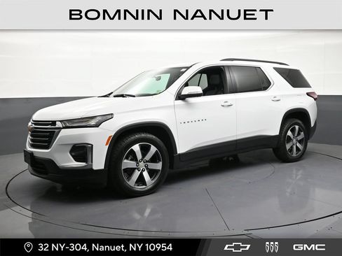 Certified 2023 Chevrolet Traverse LT w/ LT Premium Package AWD/4WD image 1