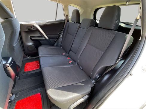 Used 2017 Toyota RAV4 LE FWD image 20
