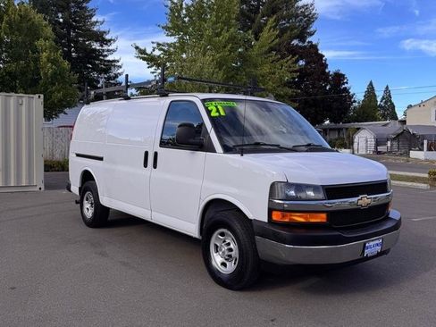Used 2021 Chevrolet Express 2500 w/ Driver Convenience Package RWD image 3