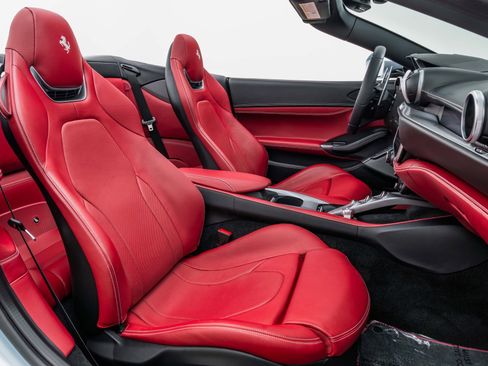 Certified 2022 Ferrari Portofino M image 45