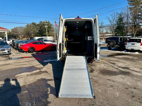 Used 2022 Mercedes-Benz Sprinter 2500 image 26