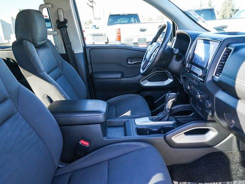 Used 2022 Nissan Frontier SV image 17