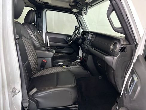 Used 2021 Jeep Wrangler Unlimited Sahara image 28