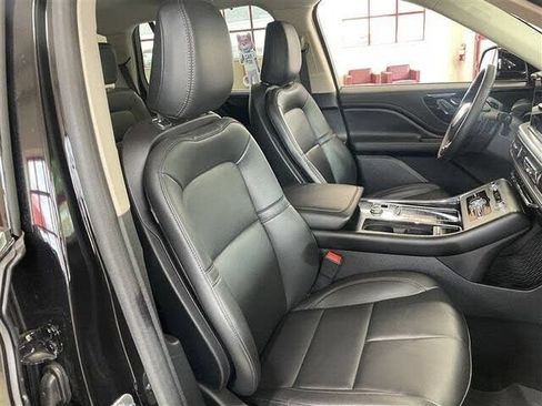 Used 2023 Lincoln Aviator AWD image 23