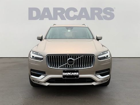 Certified 2023 Volvo XC90 B6 Plus AWD/4WD image 2