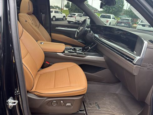 Used 2025 Cadillac Escalade Premium Luxury w/ Touring Package AWD/4WD image 10