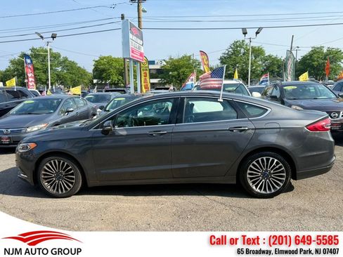 Used 2018 Ford Fusion SE w/ Fusion SE Technology Package FWD image 7