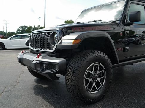 Used 2024 Jeep Wrangler Unlimited Rubicon w/ Technology Group AWD/4WD image 17