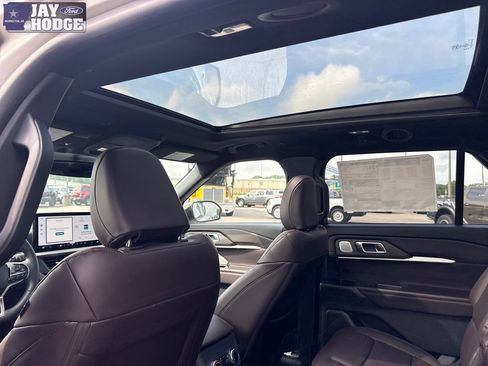 New 2026 Ford Explorer Platinum RWD image 29