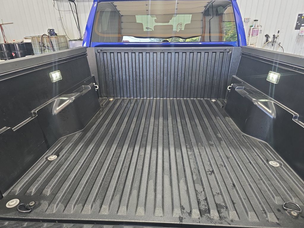 Used 2025 Toyota Tacoma TRD Off-Road AWD/4WD image 11