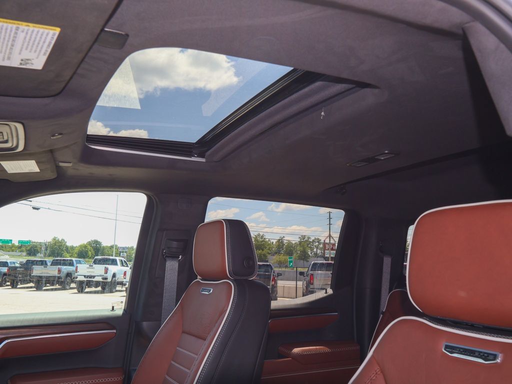 New 2026 GMC Sierra 1500 Denali Ultimate w/ LPO, Black Badging Package AWD/4WD image 8