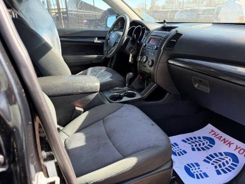 Used 2012 Kia Sorento FWD image 35