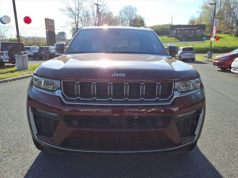 New 2026 Jeep Grand Cherokee L Limited w/ Luxury Tech Group II AWD/4WD image 10
