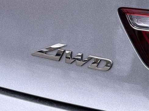 Used 2025 Genesis G80 2.5T image 9