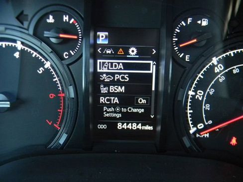 Used 2022 Toyota 4Runner SR5 Premium w/ Moonroof Package AWD/4WD image 11