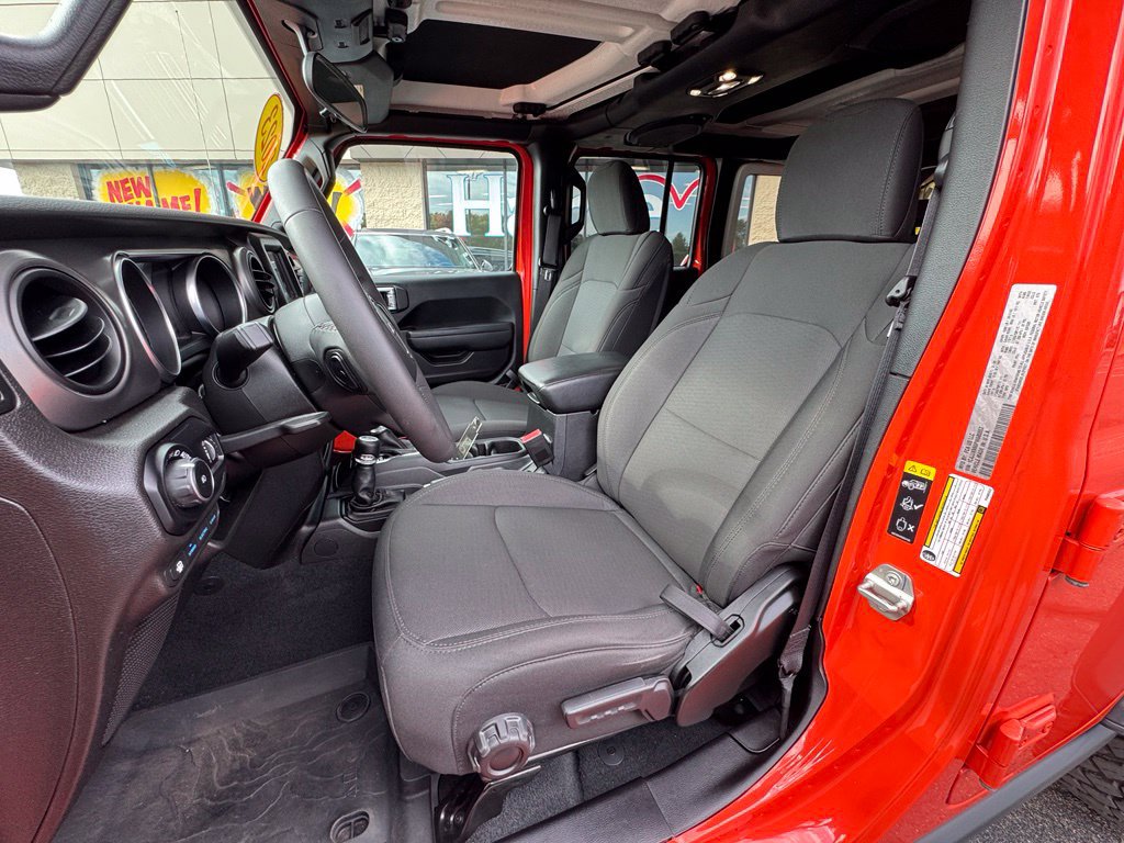 Used 2023 Jeep Wrangler Unlimited w/ Convenience Group AWD/4WD image 33