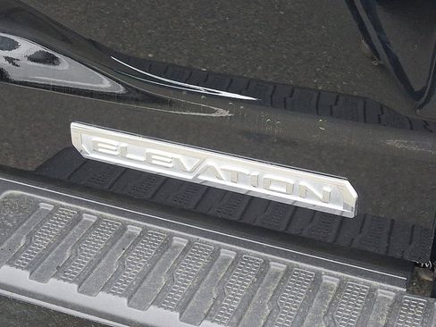 Used 2025 GMC Sierra 1500 Elevation image 17