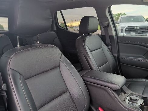 Used 2023 GMC Acadia SLT w/ Elevation Edition FWD image 25