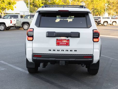 New 2026 Toyota 4Runner SR5 AWD/4WD image 6