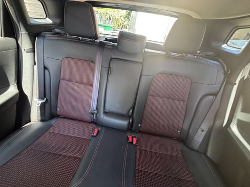 Used 2026 Nissan Kicks SR FWD image 33