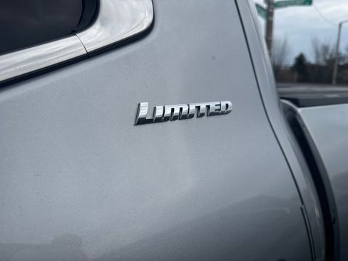 Used 2025 Toyota Tundra Limited AWD/4WD image 11